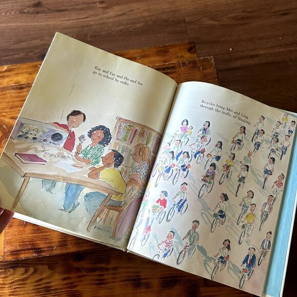 Vintage 1990 This Is The Way We Go To School Hardcover Book - Picture 6 of 8